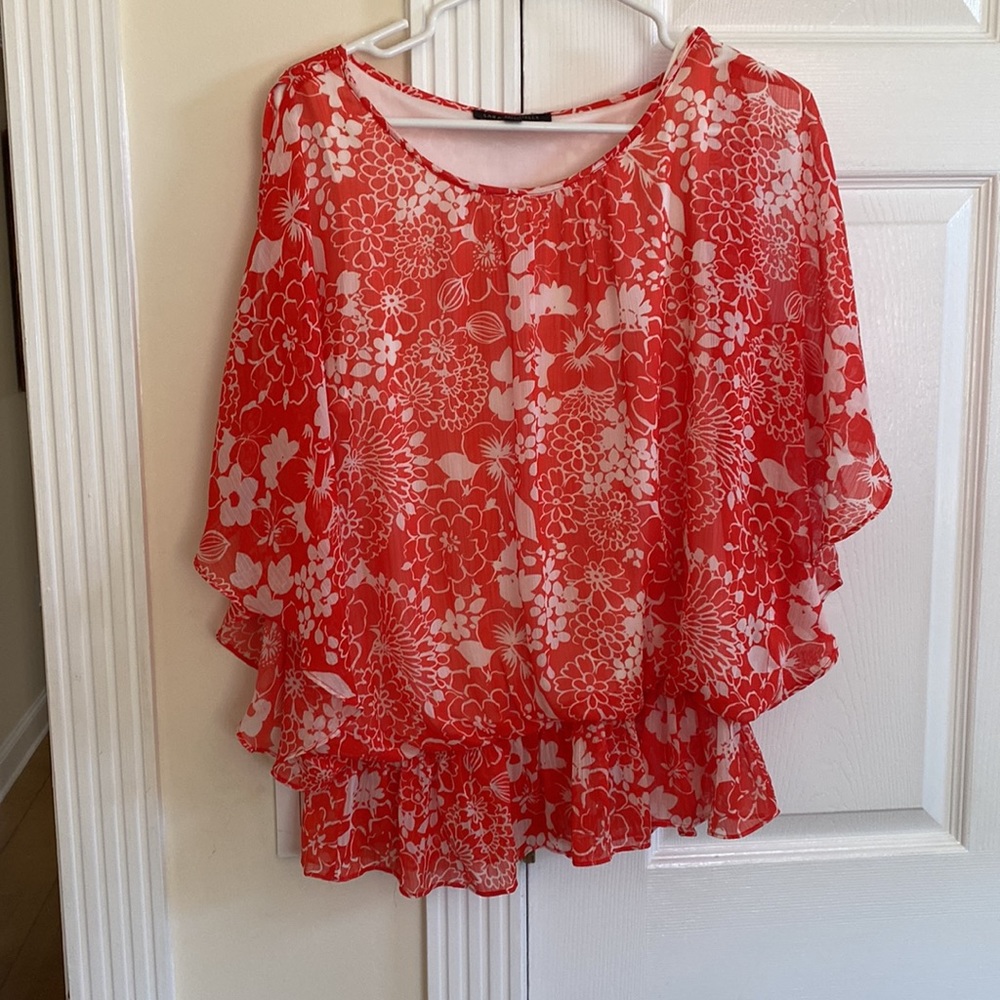 Cold shoulder/Orange & White Top